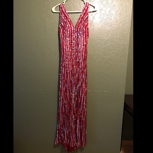 🌹🌹Stunning Red Dress🌹🌹 - Picture 2 of 4