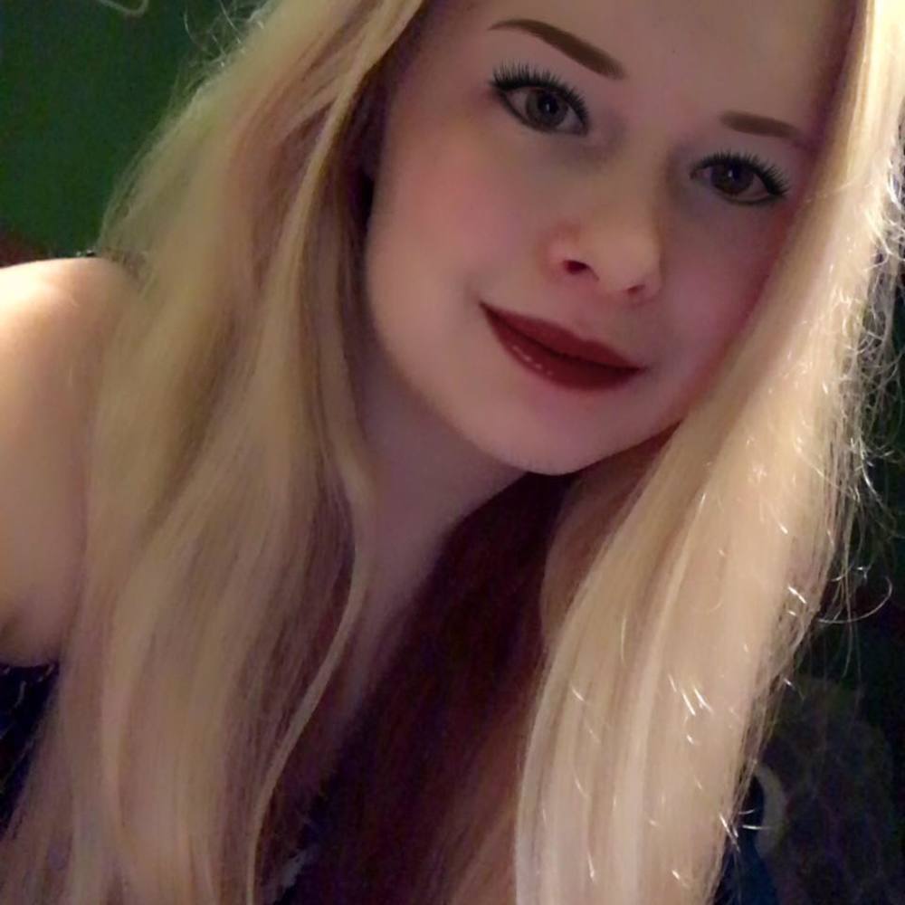 Meet your Posher, Elaina