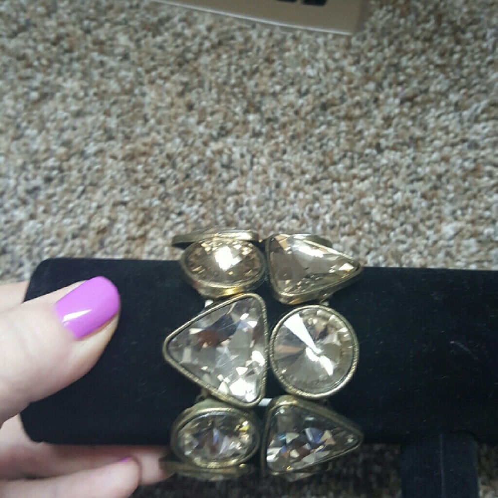 Gold stretch bracelet