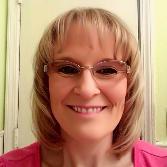 Meet your Posher, Lisa - Picture 1 of 1