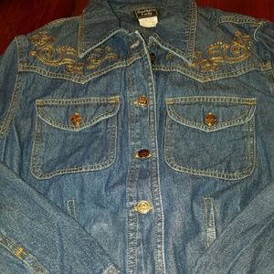 Fantastic button down blue jeans jacket.