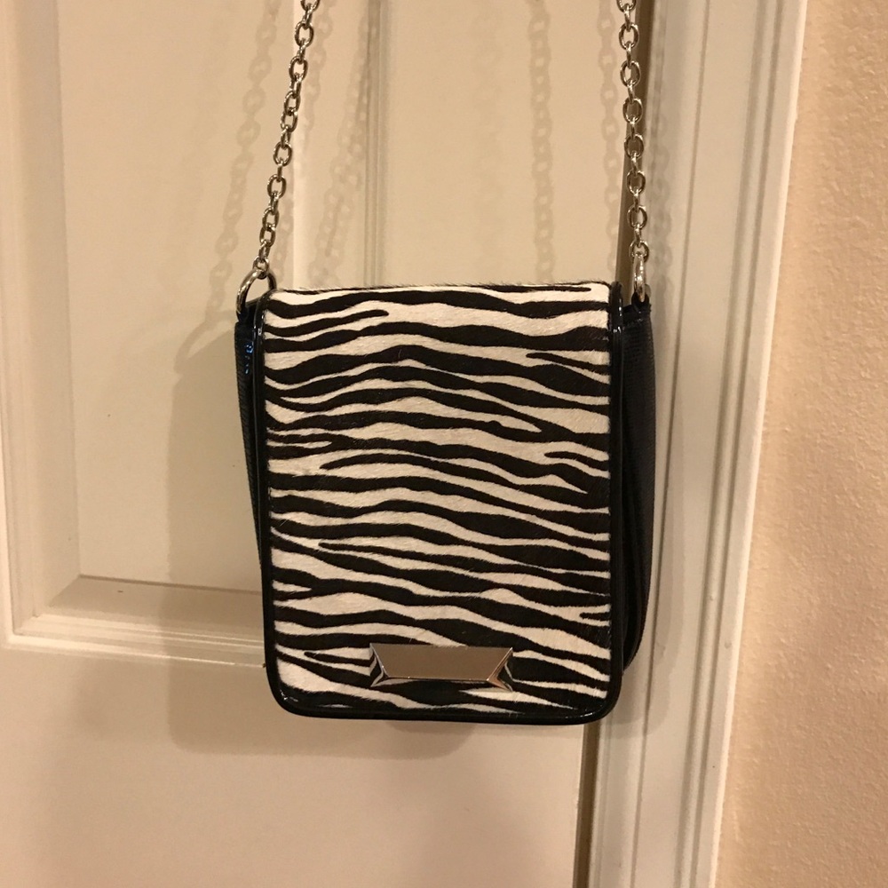 Cross body purse. Only used a few times. Like new!