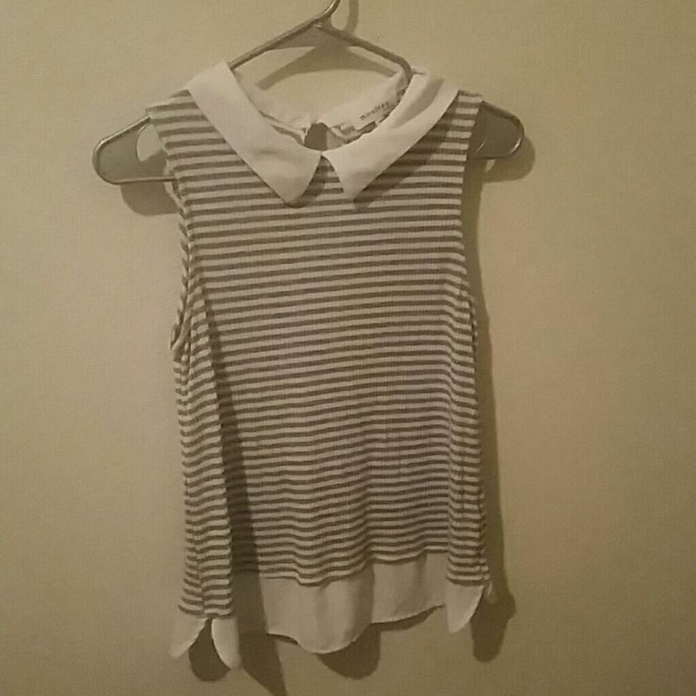 Gray and White Sleeveless Shirt