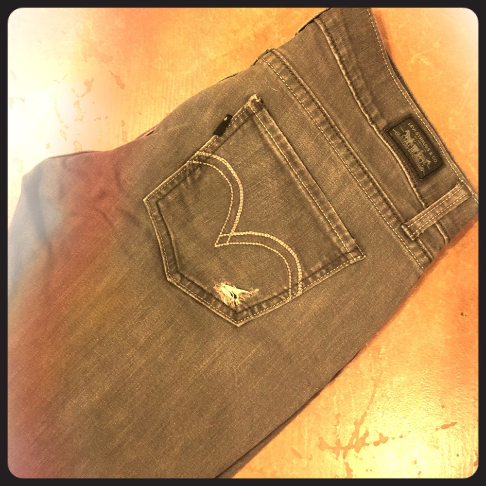 Grey denim Levi's skinny jeans with stretch