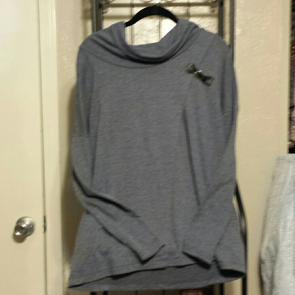 Guess cowl neck long sleeve tee w/buckle detail