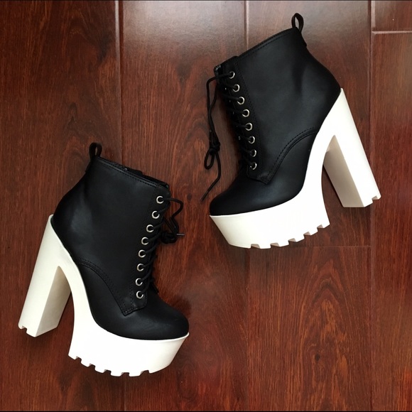 Shoes - BNIB platform lace up booties