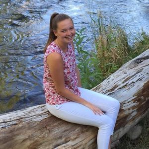 Meet your Posher, Caroline