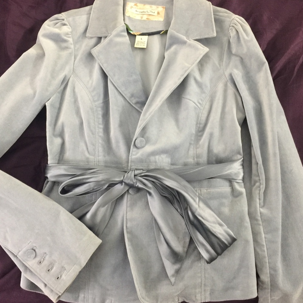 Velvet light blue jacket with satin belt