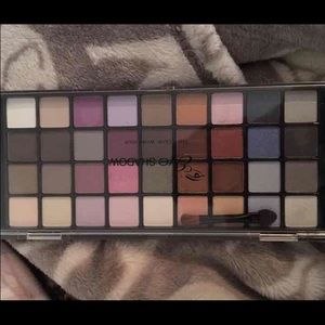 eyeshadow pallet