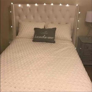 ON HOLD Vince Camuto quilt  3 pc set