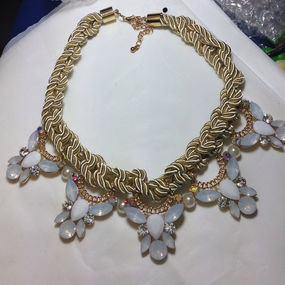 Statement golden rope necklace - Picture 1 of 4