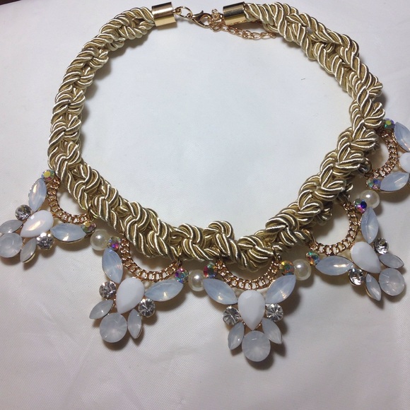 Statement golden rope necklace - Picture 2 of 4
