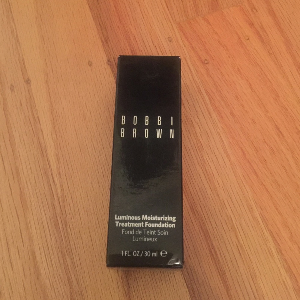 Bobbi Brown Luminous Foundation