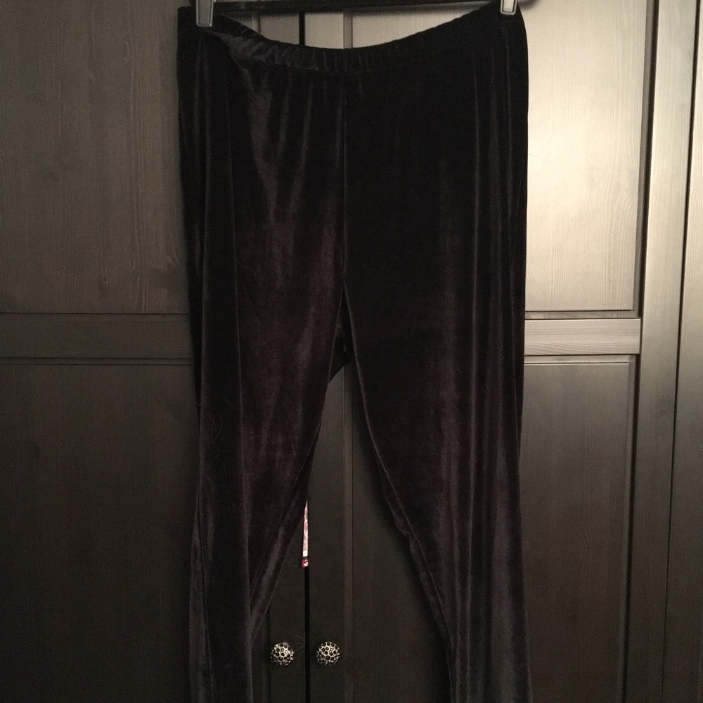 ASOS Curve black velvet leggings