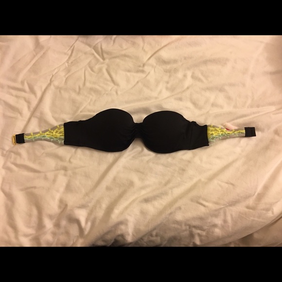 Bathingsuit top - Picture 1 of 1