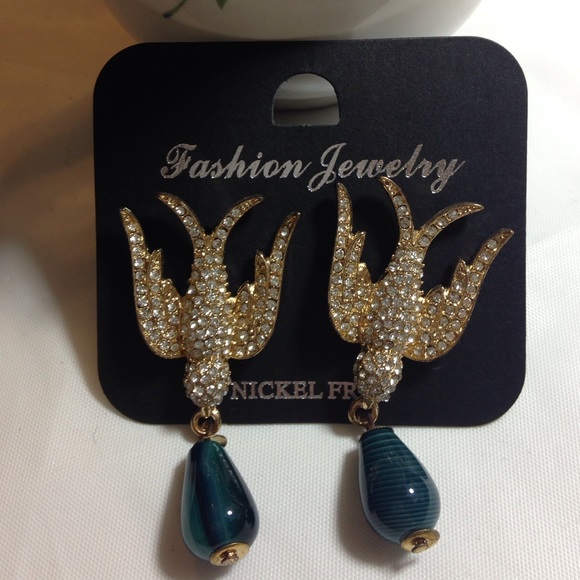 Gina's Closet statement - Picture 1 of 4