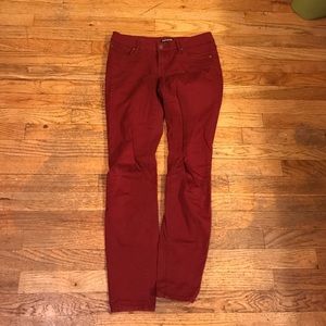 Express stretch skinny jeans in dark red
