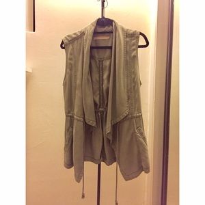 Max jeans olive vest