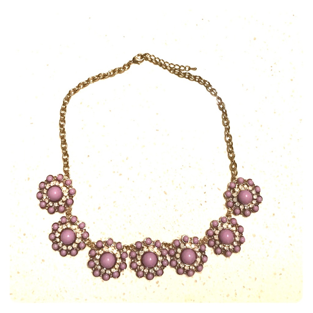 Light purple statement necklace