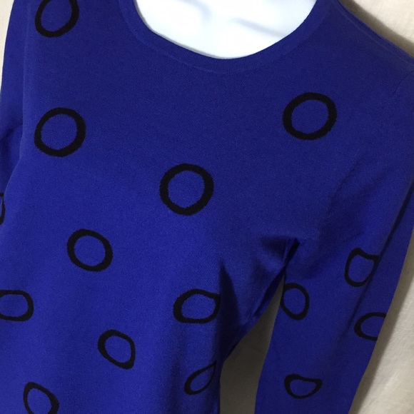 Circle Sweater in Blue - Picture 2 of 3