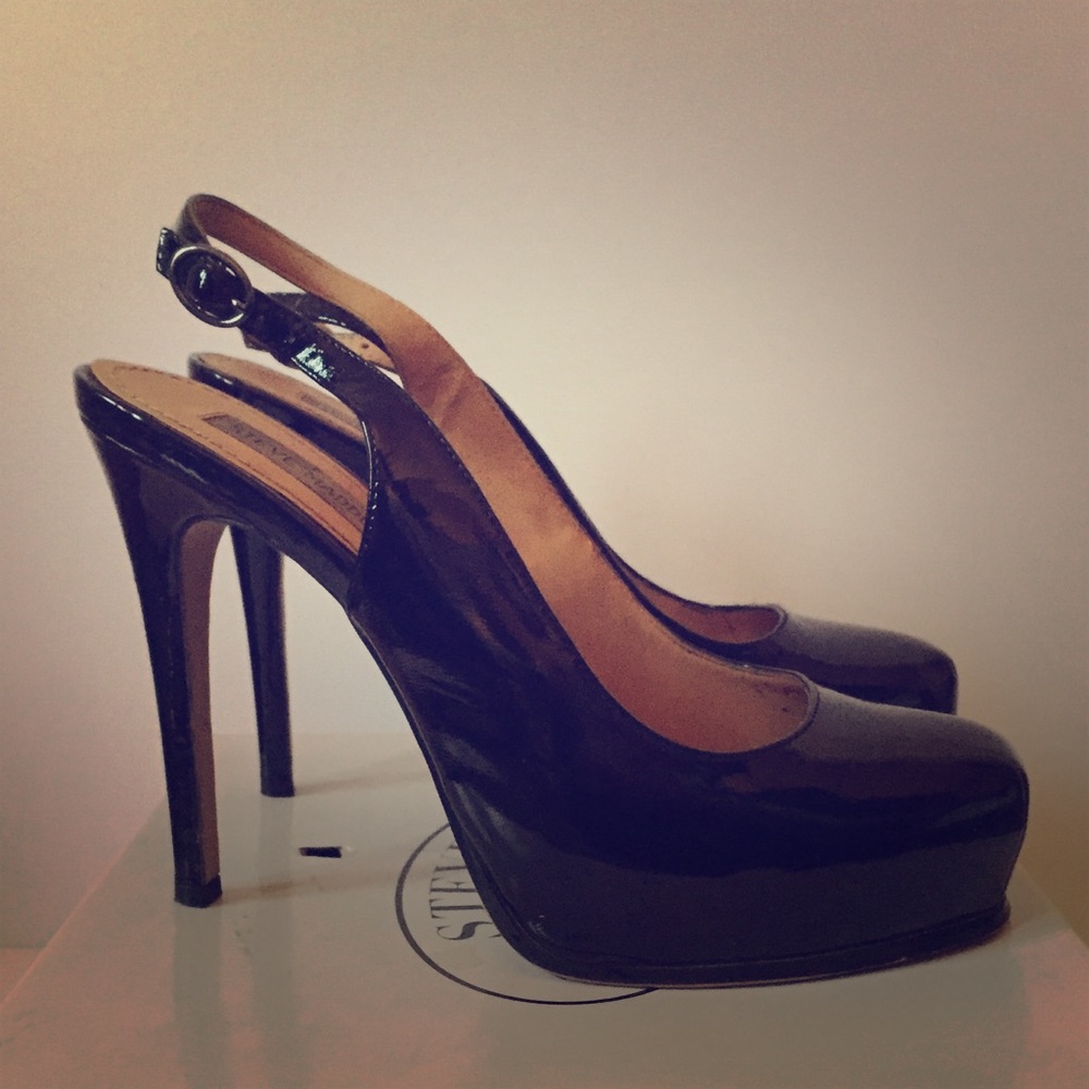 Steve Madden Staciee Black Patent Pumps