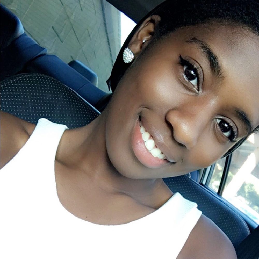 Meet your Posher, Destini