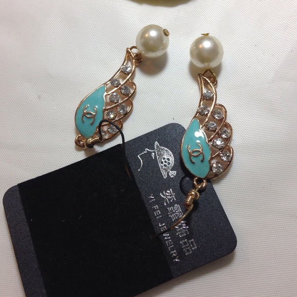 Statement earrings - Picture 3 of 4