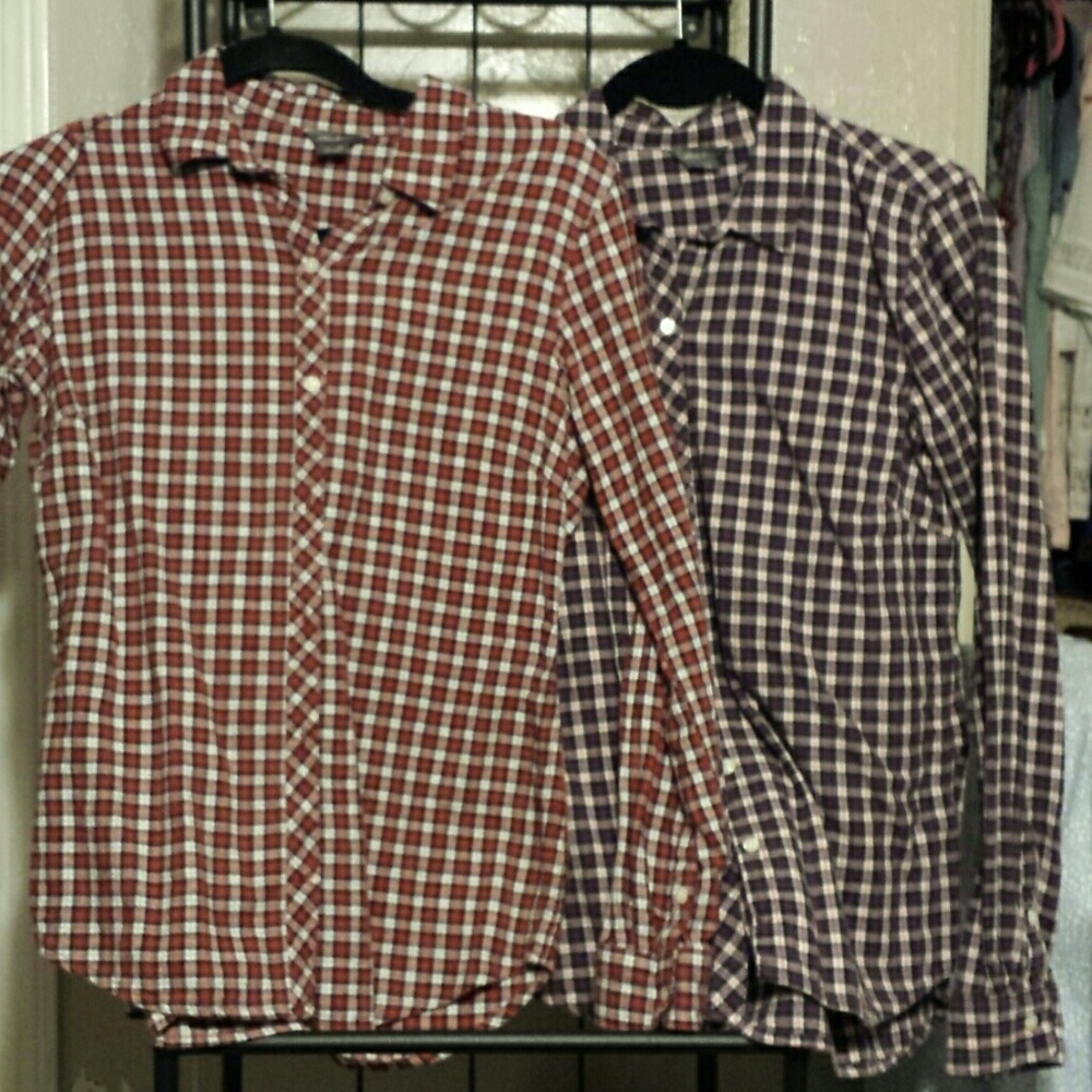 Set of 2 Eddie Bauer button-down shirts