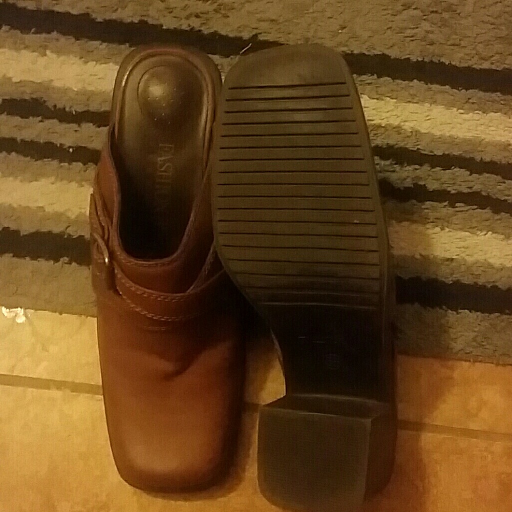Clogs
