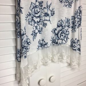 Suzy Shier Tops - NWT Suzy Shier Floral Tank w/ Lace Bottom Suzy Shier Tops - NWT Suzy Shier Floral Tank w/ Lace Bottom