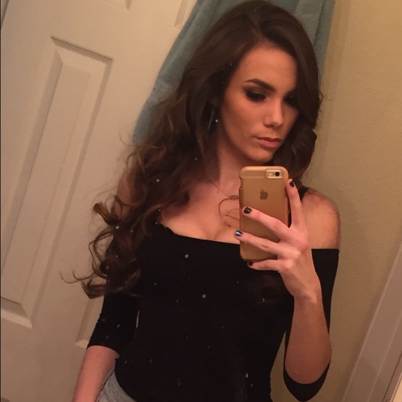 Mia Taylor Your Active Posher :) - Picture 4 of 6