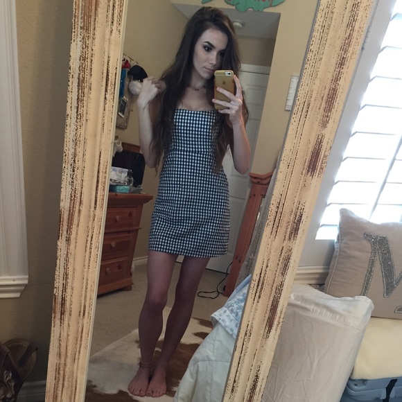 Mia Taylor Your Active Posher :) - Picture 3 of 6