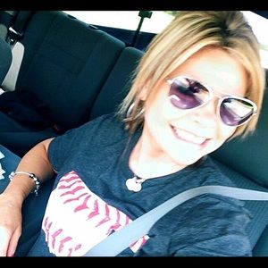 Meet your Posher, Myra