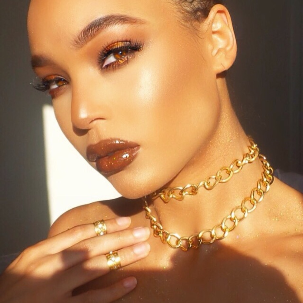 Gold chain choker