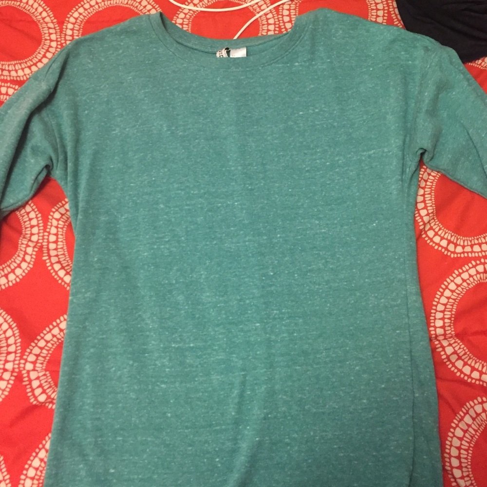Quarter sleeve shirt