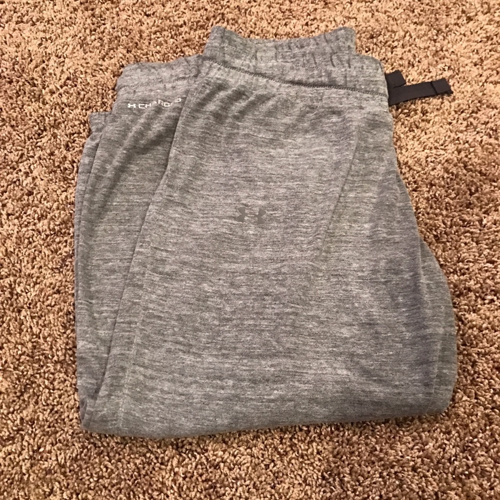 Under Armour loose fitting capris