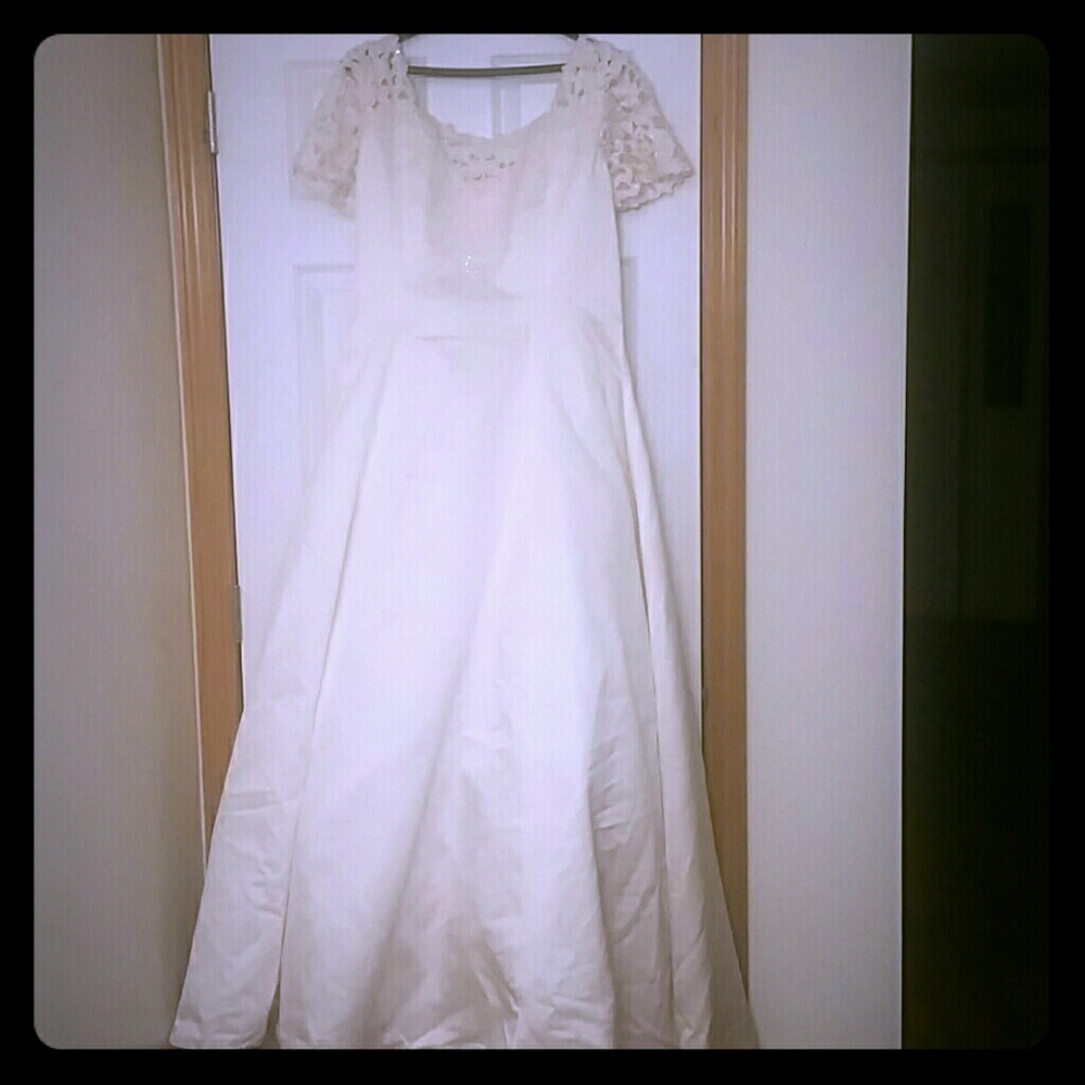 Oleg Cassini Wedding Gown