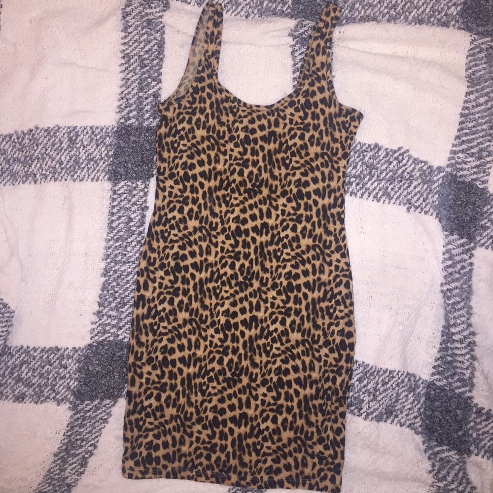 Victoria secret- Leopard print fitted dress