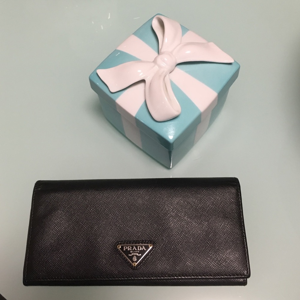 AUTHENTIC Prada Saffiano Wallet