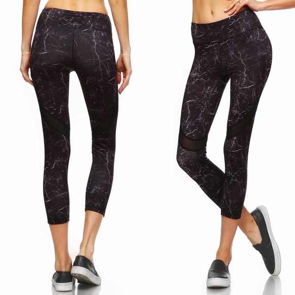 SOLD OUT // Marble & Mesh Workout Capri Leggings - Picture 4 of 6