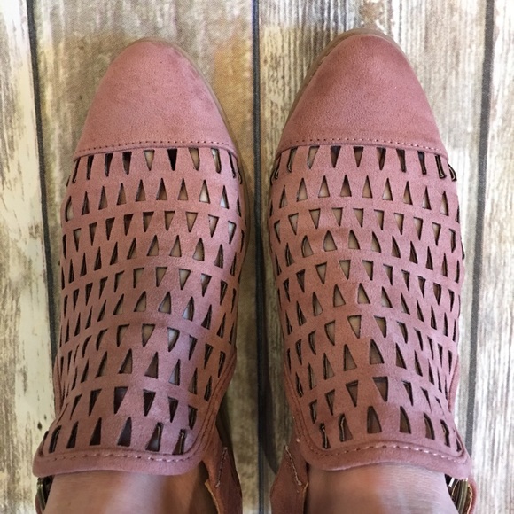 SALE🔥RESTOCKED 5/3!! 🔥 Cut out flats in mauve - Picture 3 of 8