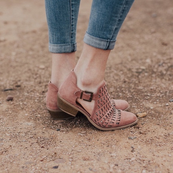 SALE🔥RESTOCKED 5/3!! 🔥 Cut out flats in mauve - Picture 5 of 8