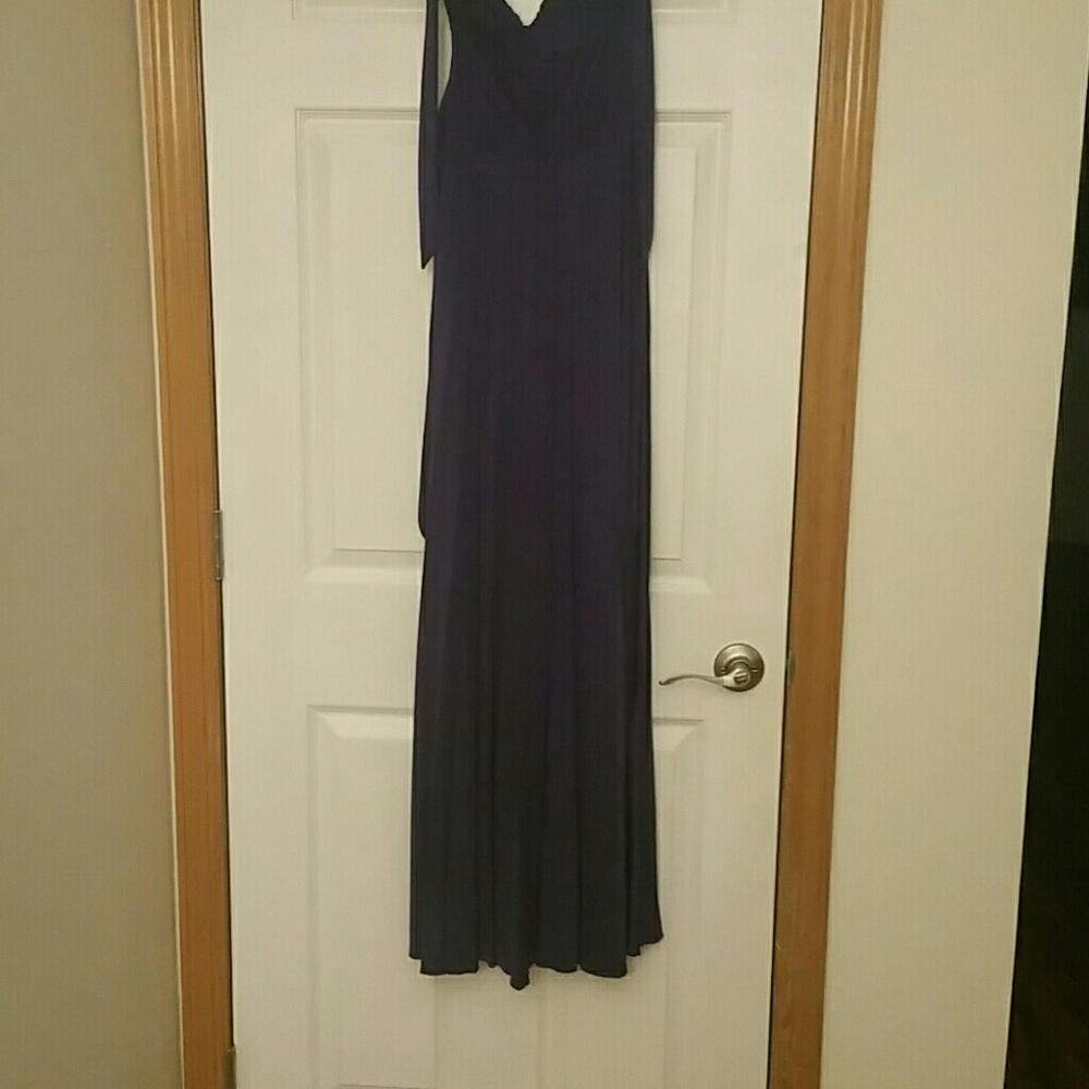Dress - Picture 3 of 4