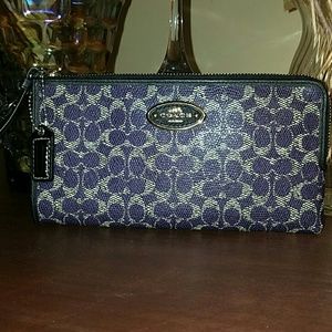 Authentic Coach Zip Around Large Wristlet