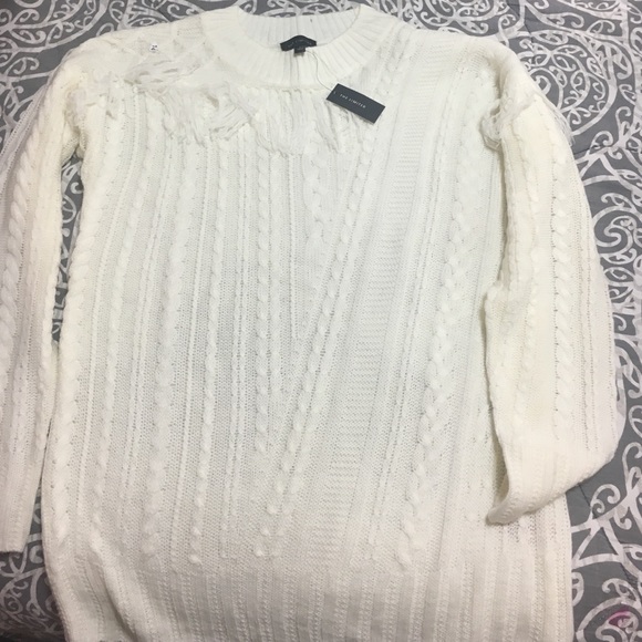 The Limited Cable Knit Pullover - Picture 3 of 4