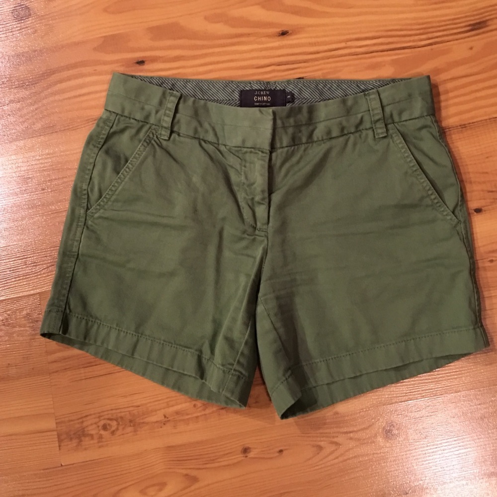 JCrew 5 inch chino short in fatigue color