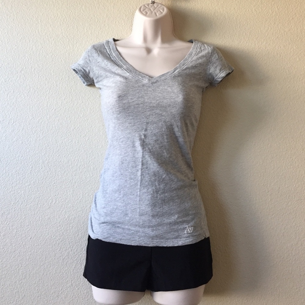 💟 Solid Grey V-Neck Shirt