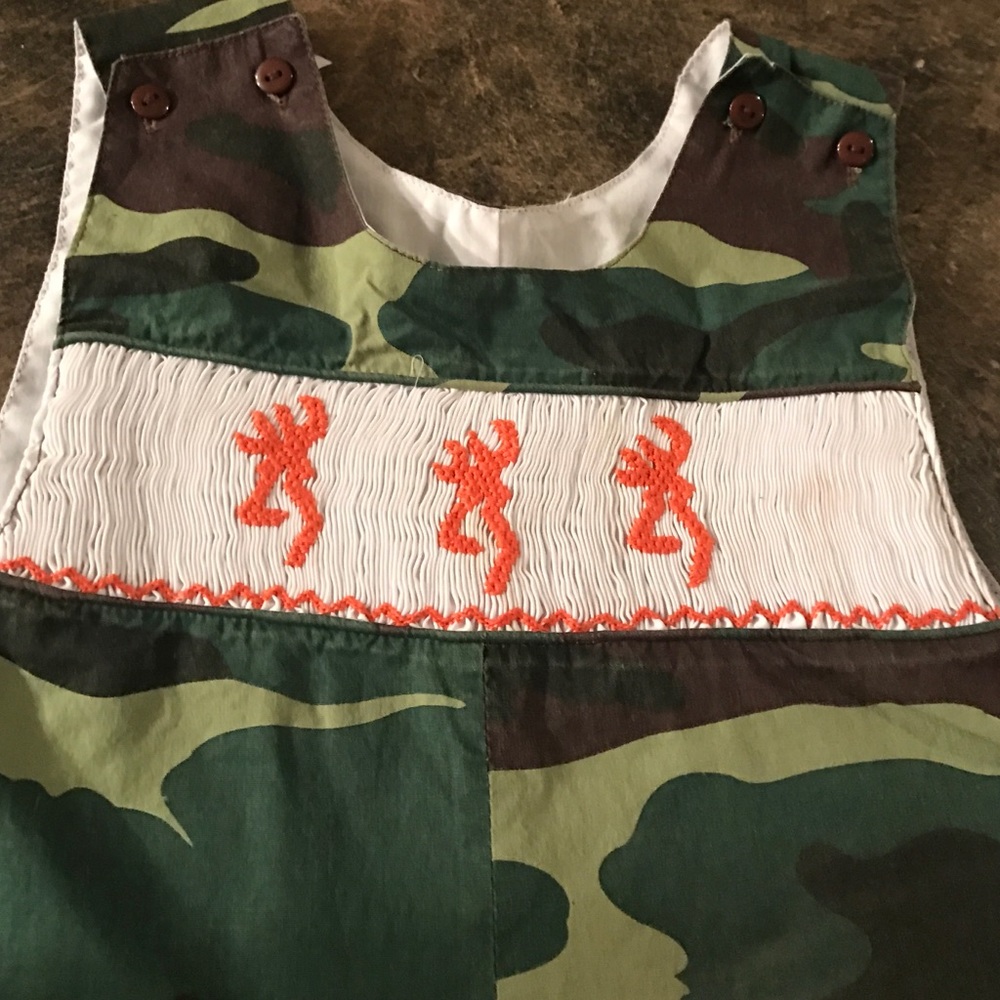 Camouflage smoked pant suit size 4t