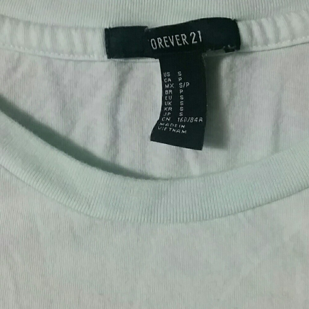 Used  tshirt - Picture 2 of 2