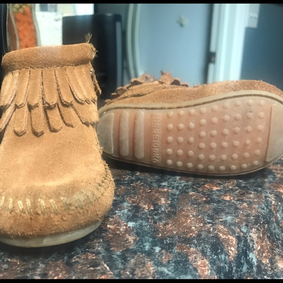 YOUTH Minnetonka Double Fringe Bootie - Picture 2 of 4